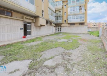 area esterna - Locale Commerciale Corso Vittorio Emanuele II 11, Taranto - foto 19