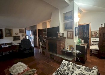 Three-room apartment Viale del Gran San Bernardo, 140, Aosta - photo 2