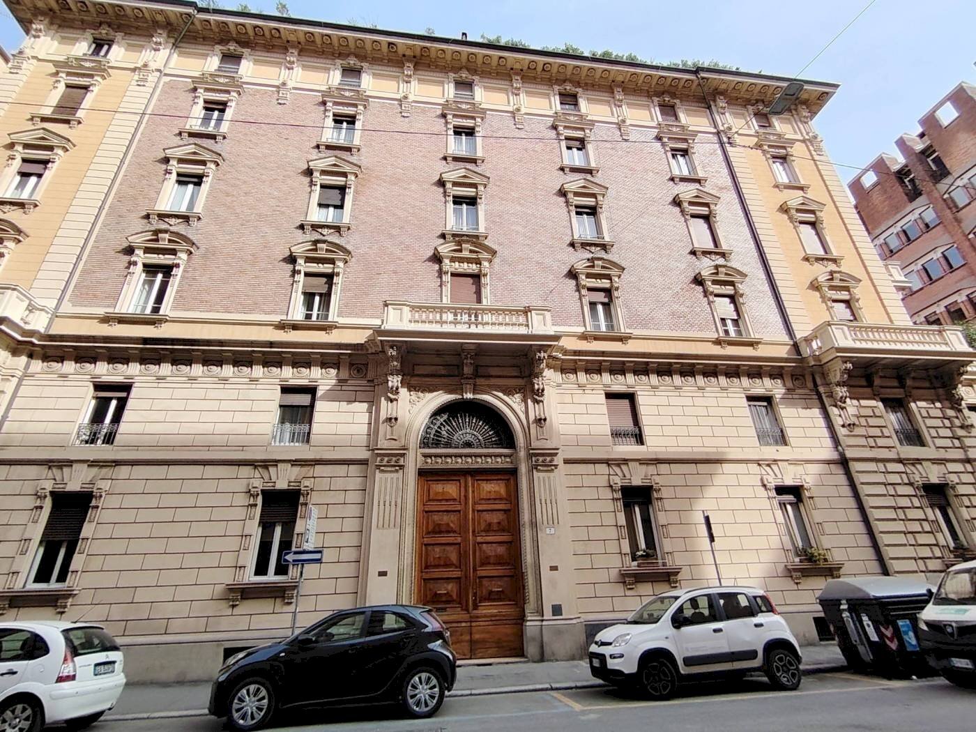 Ufficio Via Montebello, 7, Bologna (zona Centro Storico) - foto 1