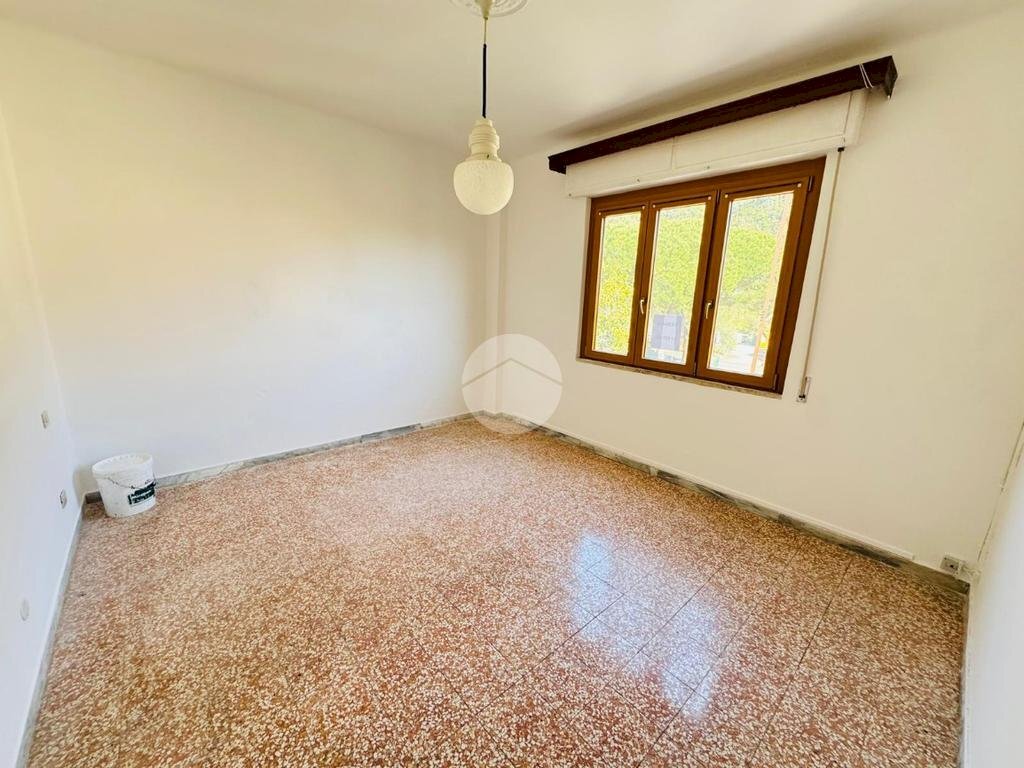 Quadrilocale Piazza Luigi Carniglia, Deiva Marina - foto 2