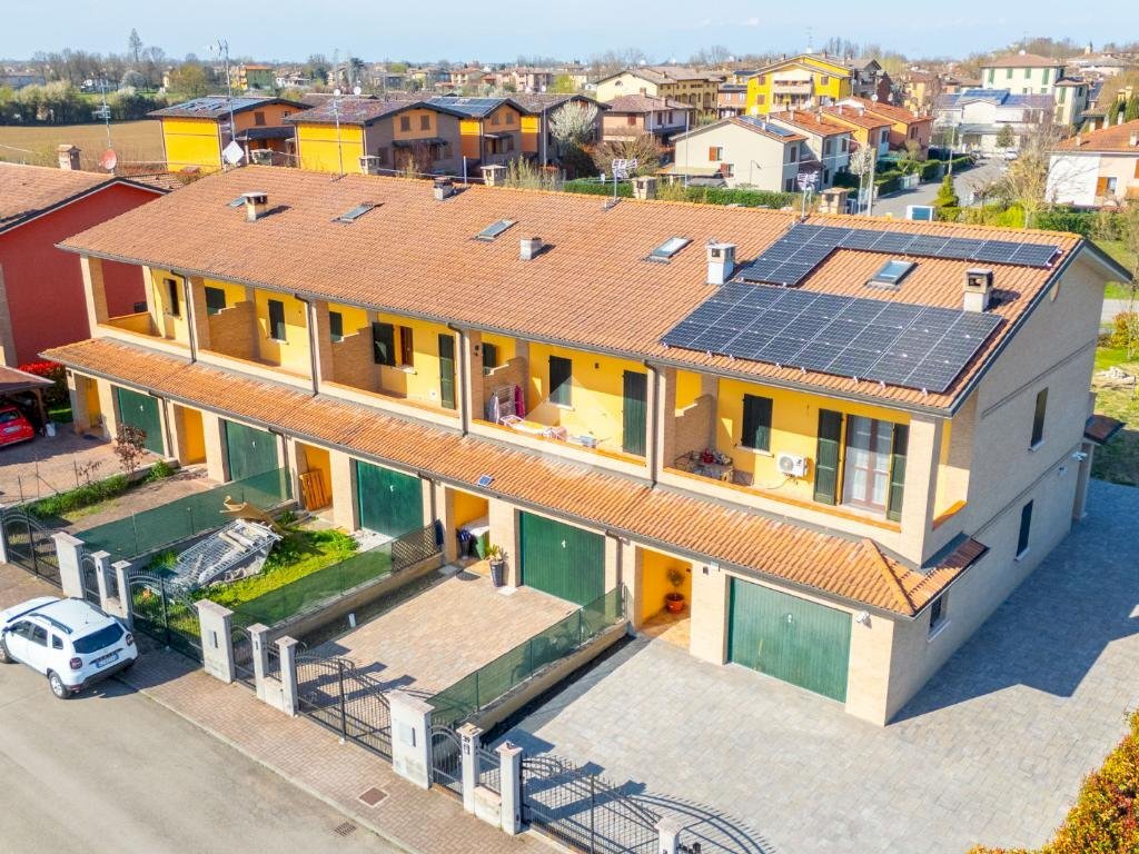 Villa a Schiera Via Prati Landi, Castelnovo di Sotto - foto 1