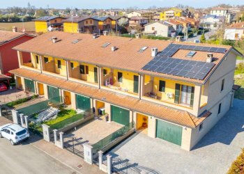 Villa a Schiera Via Prati Landi, Castelnovo di Sotto - foto 1