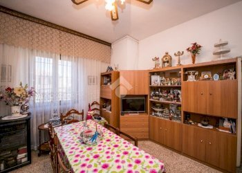 Villa Via Angelo Bisi, Milano (neighborhood Baggio) - photo 2