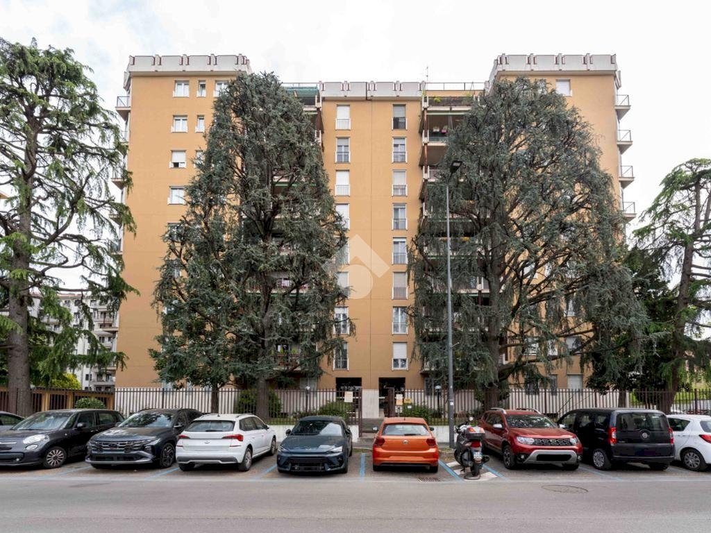 Bilocale Via Privata Rosalba Carriera, Milano (zona Giambellino) - foto 1