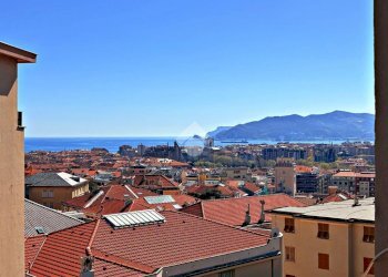 Quadrilocale Via Cigliuti Nicolò, Savona (zona Villetta) - foto 1