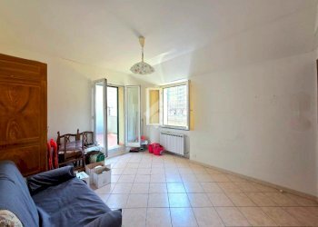 Trilocale Via Luigi Corsi, Savona (zona Centro) - foto 1