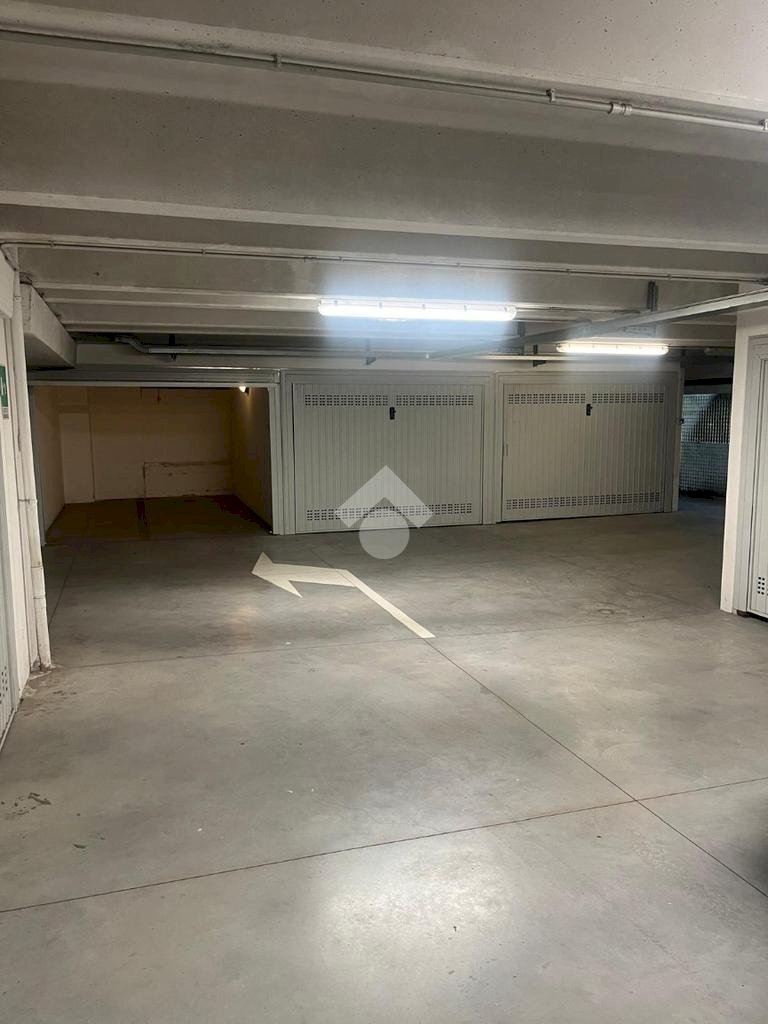 Box Via Pietro Miliani, Bologna (zona Borgo Panigale) - foto 1