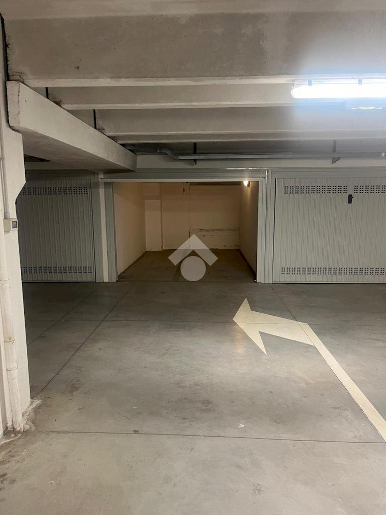 Box Via Pietro Miliani, Bologna (zona Borgo Panigale) - foto 2