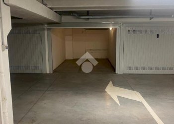 Box Via Pietro Miliani, Bologna (zona Borgo Panigale) - foto 2