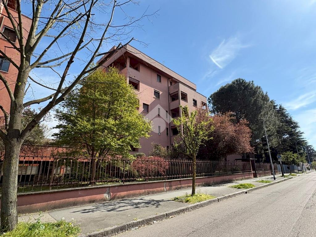 Quadrilocale Via Cesare Battisti, Legnano - foto 1