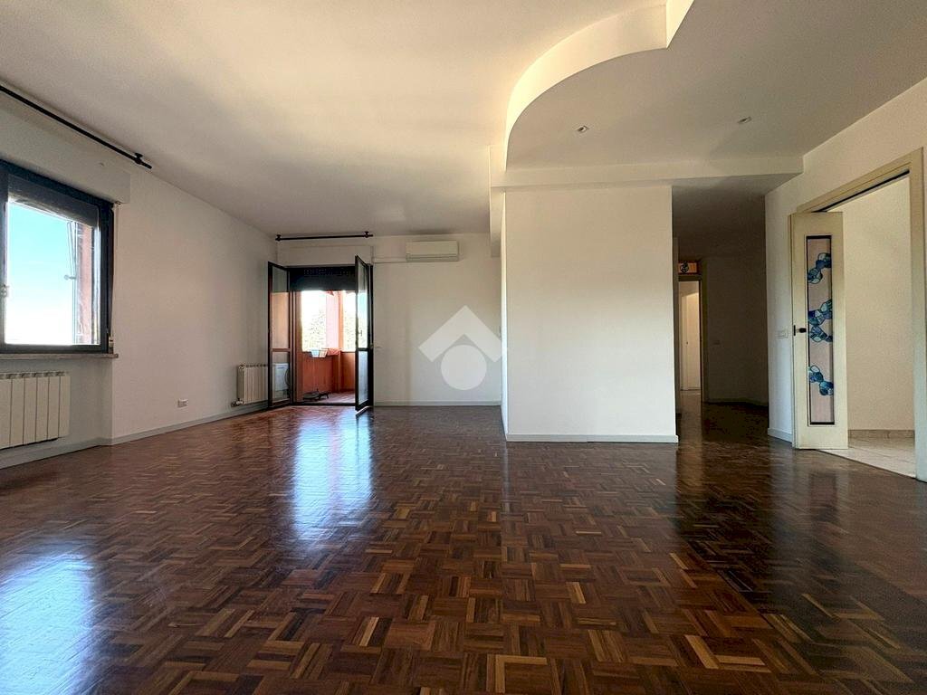 Quadrilocale Via Cesare Battisti, Legnano - foto 2