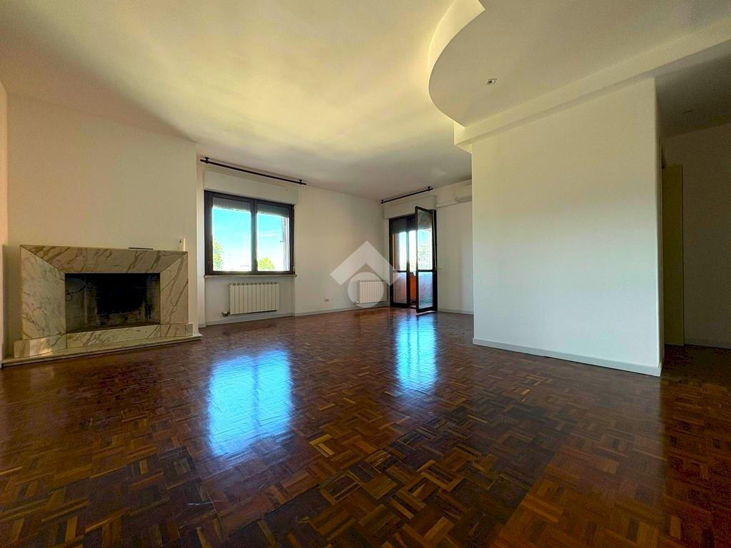 Quadrilocale Via Cesare Battisti, Legnano - foto 3