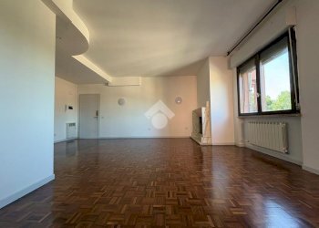 Quadrilocale Via Cesare Battisti, Legnano - foto 4