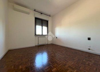 Quadrilocale Via Cesare Battisti, Legnano - foto 13