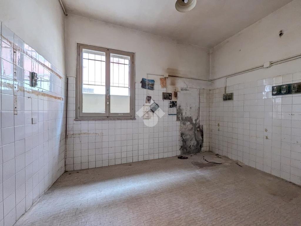 Negozio via della Libertà, Sant'Ilario d'Enza - foto 3