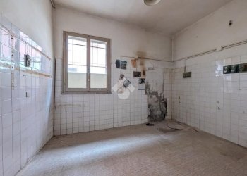 Negozio via della Libertà, Sant'Ilario d'Enza - foto 3
