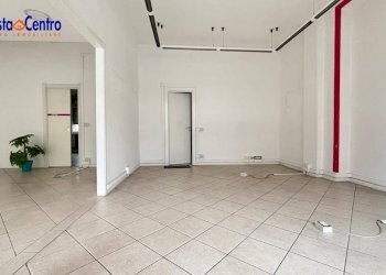 Foto 2 - Locale Commerciale Via Chambery
 
39, Aosta - foto 2