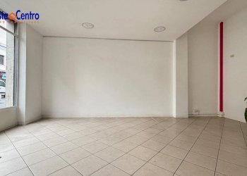 Foto 3 - Locale Commerciale Via Chambery
 
39, Aosta - foto 3