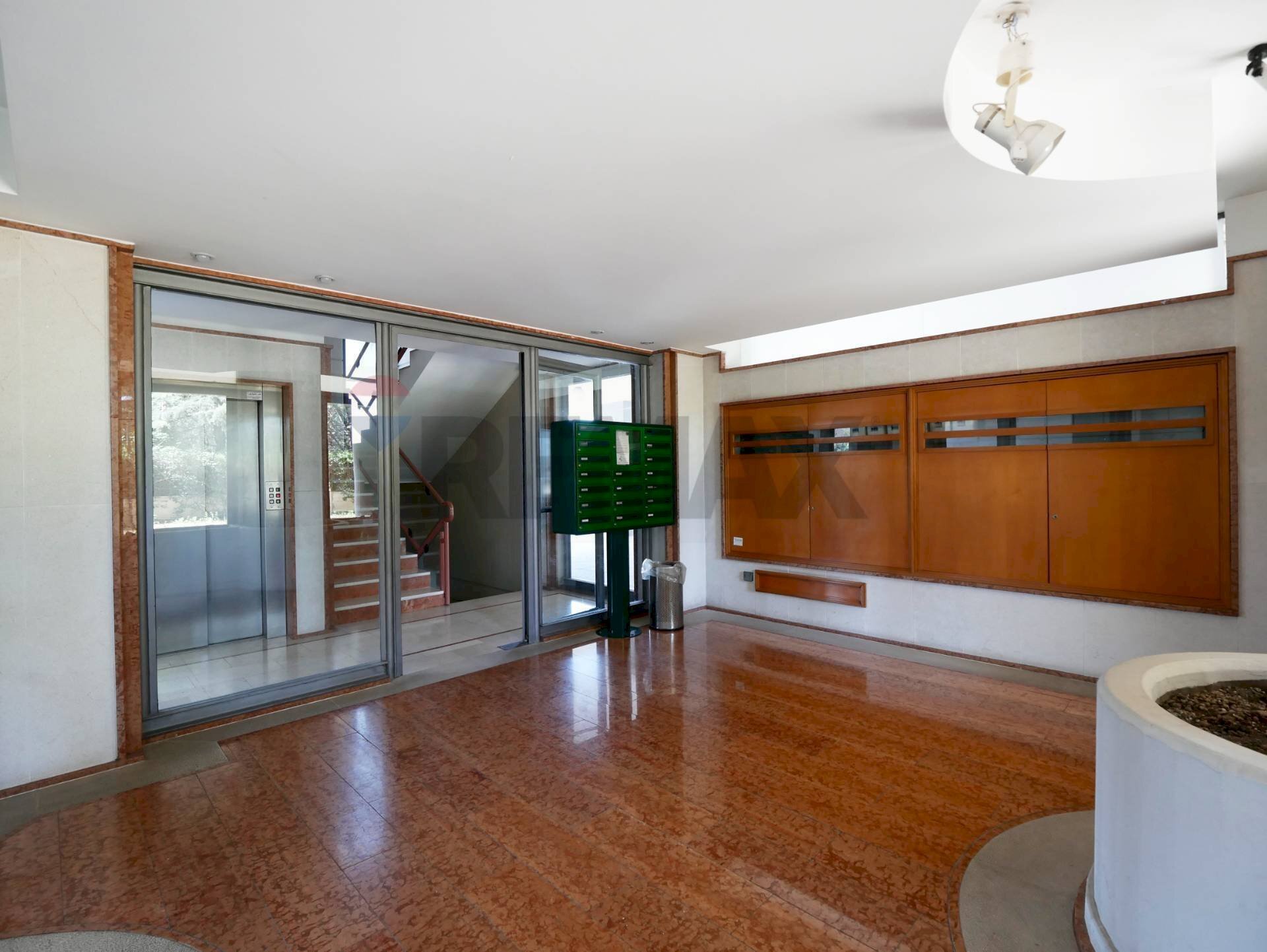 Ricezione / Lobby - Trilocale Via Fratelli De Filippo
 
4, Bari - foto 3