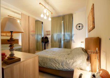 Camera / camera da letto - Appartamento Via Fratelli De Filippo
 
4, Bari - foto 11