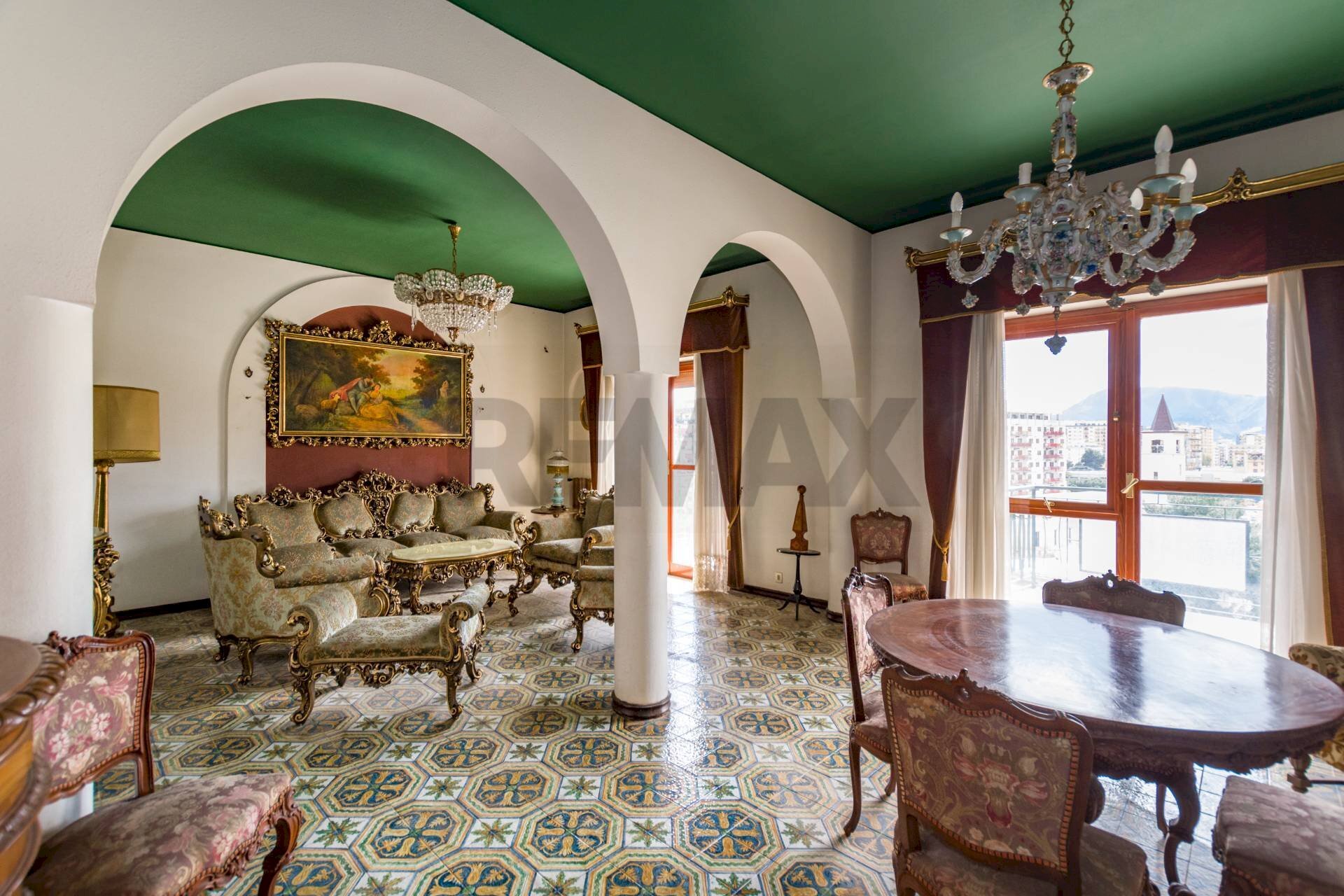 Salone / Soggiorno - Appartamento Via Mongerbino
 
23, Palermo - foto 1