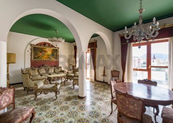 Salone / Soggiorno - Appartamento Via Mongerbino
 
23, Palermo - foto 1