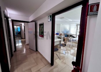 Hall / corridoio - Office Via Ludovico Ariosto
 
16c, Palermo - photo 16