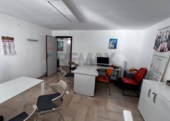 Ufficio - Office Via Ludovico Ariosto
 
16c, Palermo - photo 19