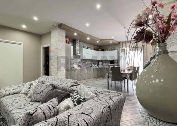 Sala da pranzo - Quadrilocale Via Valletajo
 
40, Monreale - foto 2