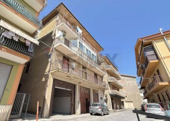 Edificio all\'aperto - Quadrilocale Via Valletajo
 
40, Monreale - foto 5