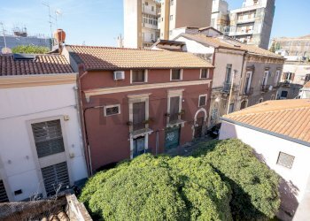 Edificio all\'aperto - Casa semi indipendente via della Carvana
 
13-15, Catania - foto 16