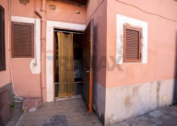 Edificio all\'aperto - Casa semi indipendente via della Carvana
 
13-15, Catania - foto 31