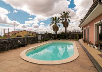 Piscina - Villa piersanti mattarella
 
16, Pedara - foto 3