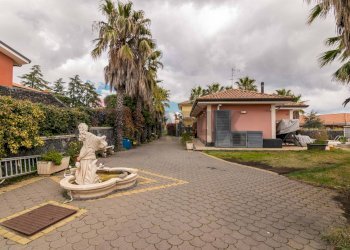 Casa all\'aperto - Villa piersanti mattarella
 
16, Pedara - foto 6