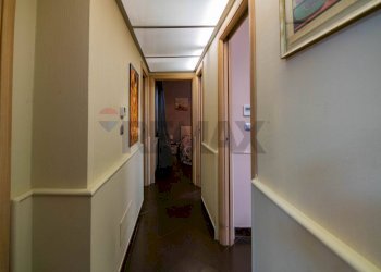 Hall / corridoio - Villa piersanti mattarella
 
16, Pedara - foto 11