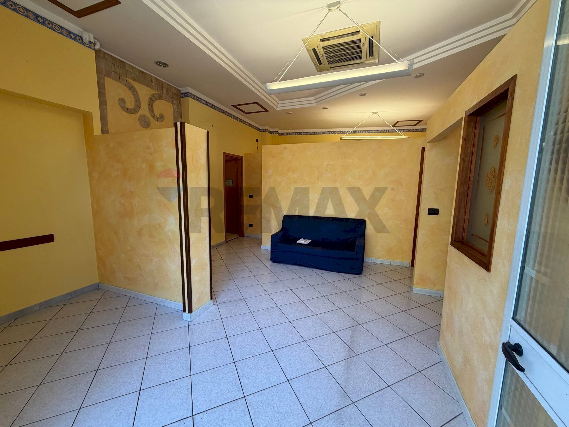 Stanza vuota - Negozio via cabane
 
2, Viagrande - foto 1