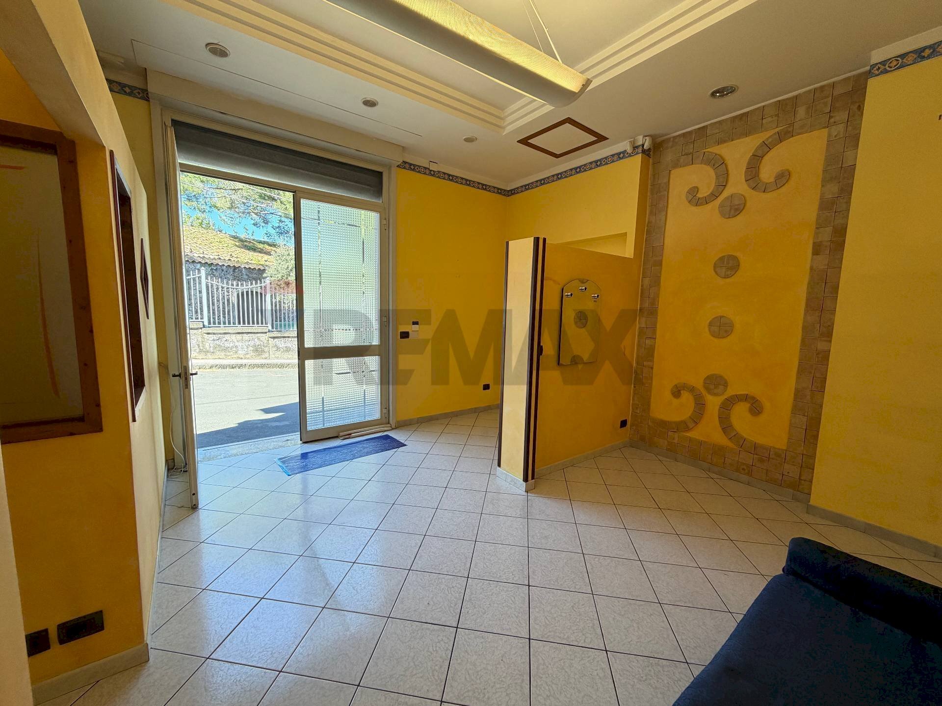 Stanza vuota - Negozio via cabane
 
2, Viagrande - foto 2