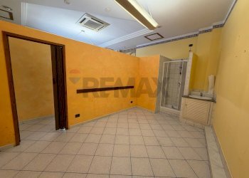 Stanza vuota - Negozio via cabane
 
2, Viagrande - foto 5