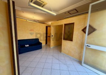 Camera / camera da letto - Negozio via cabane
 
2, Viagrande - foto 8