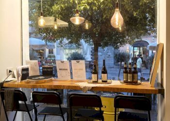 VETRINA - Attività Commerciale Corso Umberto I
 
13, Acireale - foto 11