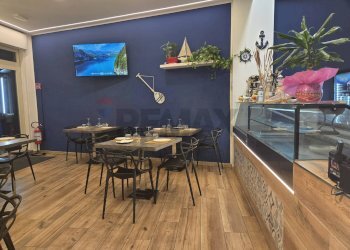 Sala da pranzo - Laboratorio via vincenzo bellini
 
25, Valverde - foto 3