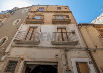 Edificio all\'aperto - Casa indipendente Via Altobasso Acquanova
 
10, Caltagirone - foto 2