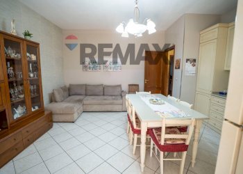 Sala da pranzo - Quadrilocale Vico  Borzi
 
16, Santa Maria di Licodia - foto 10