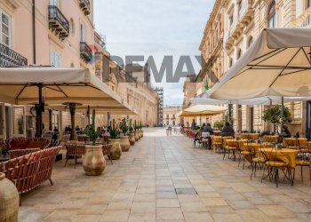 Edificio all\'aperto - Bilocale Via Roma
 
57, Siracusa - foto 2