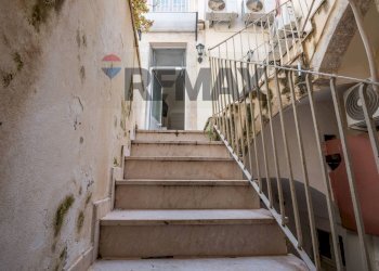 Scale - Bilocale Via Roma
 
57, Siracusa - foto 15
