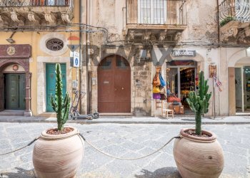 Edificio all\'aperto - Bilocale Via Roma
 
57, Siracusa - foto 16