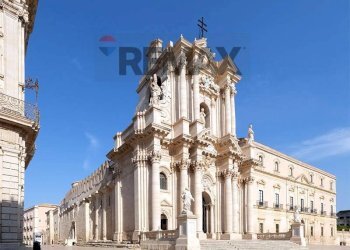 Edificio all\'aperto - Bilocale Via Roma
 
57, Siracusa - foto 30