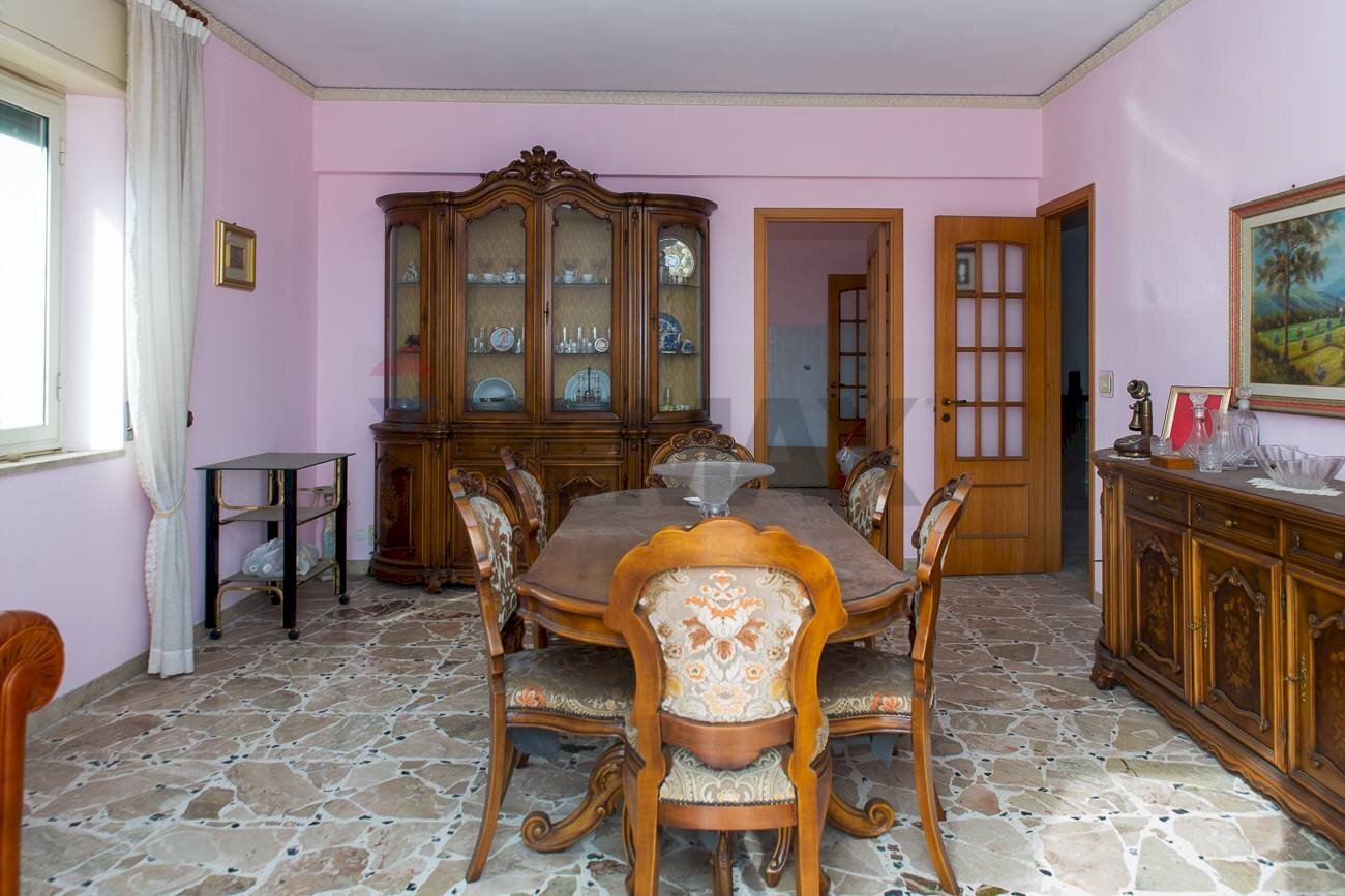 Sala da pranzo - Four-room apartment Via Santissimo Crocifisso
 
40, Acireale - photo 1