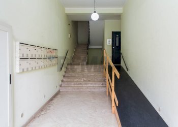 Ricezione / Lobby - Quadrilocale Via Santissimo Crocifisso
 
40, Acireale - foto 2