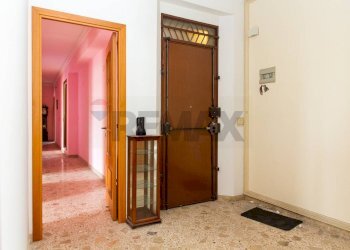 Hall / corridoio - Quadrilocale Via Santissimo Crocifisso
 
40, Acireale - foto 3